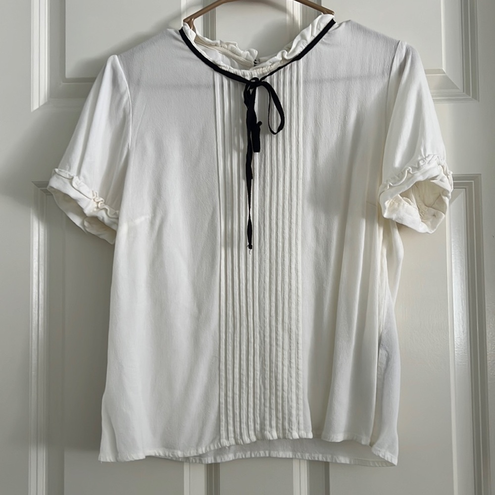 White top blouse half sleeves